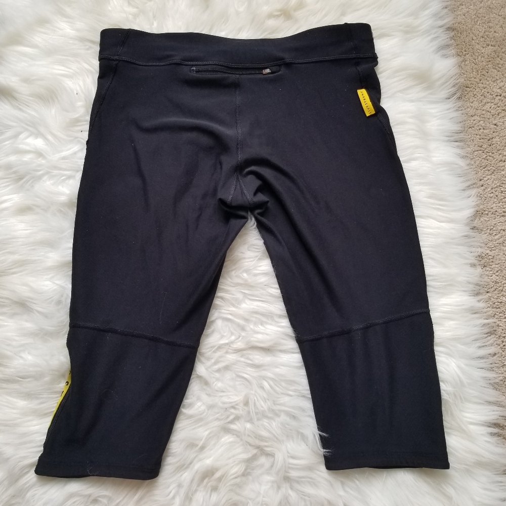 Nike Livestrong Dri Fit Capris Medium - Picture 11 of 12